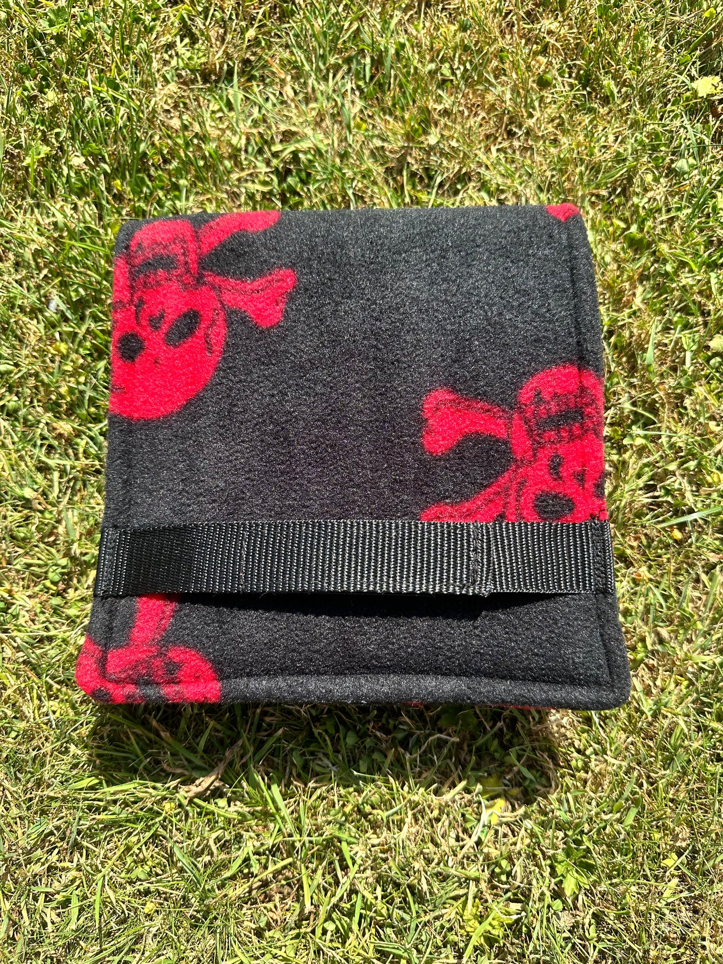 Miniature Sizes Skull & Cross Bones Roller Pad
