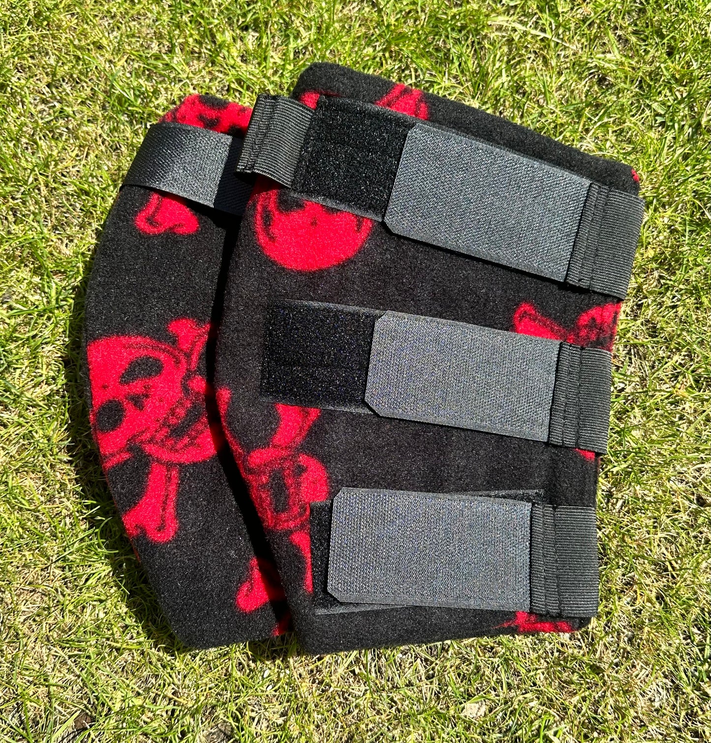 Cob Size Skull & Cross Bones Hock Boots
