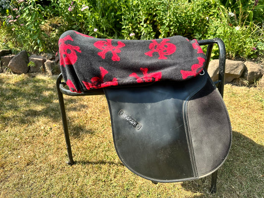 Small Skull & Cross Bones Seat Saver