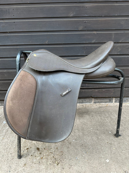 16” Brown Wintec Saddle with White Gullet (XW)