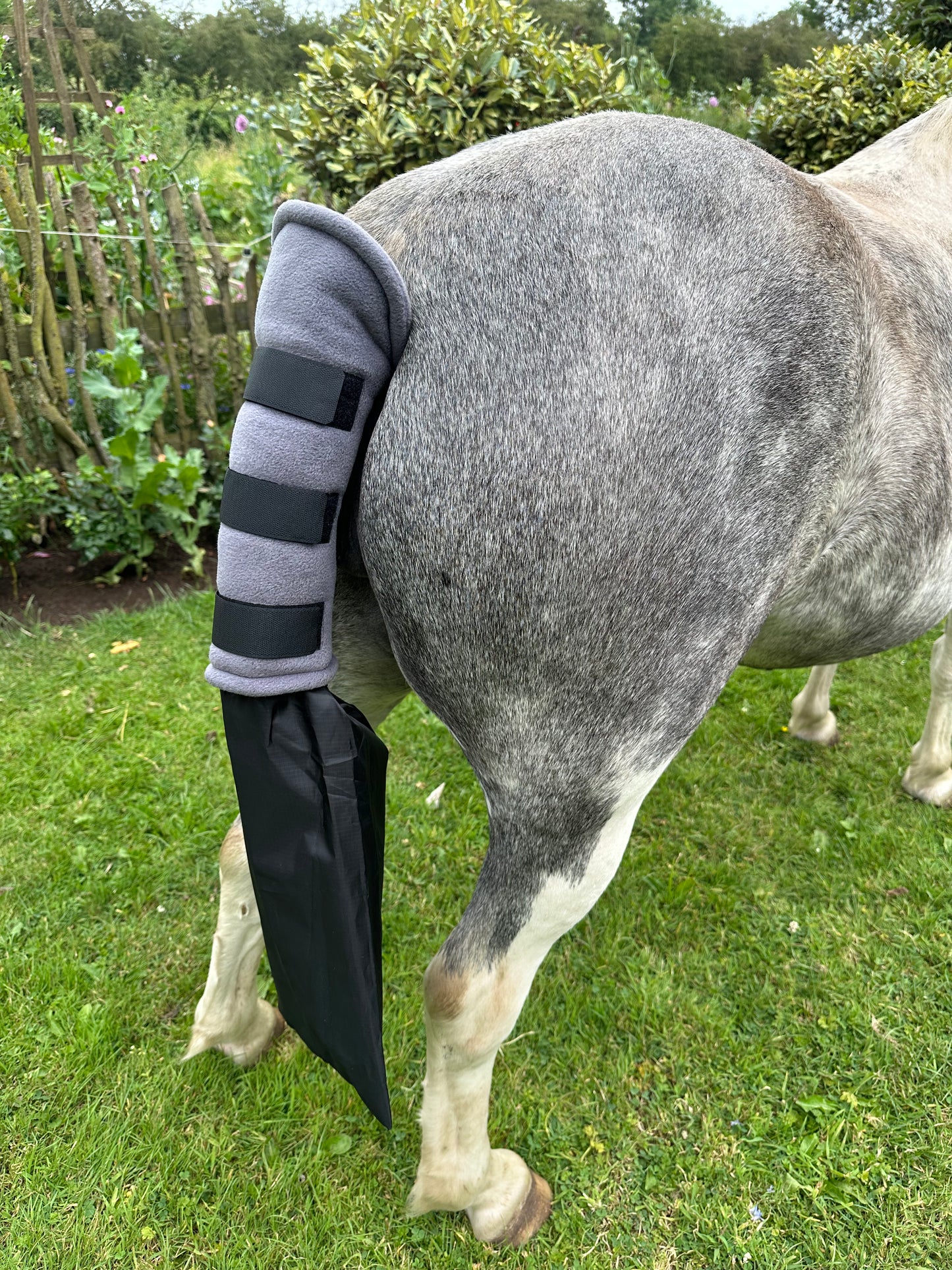 Fleece Tail Guard & Detachable Bag